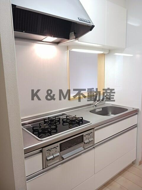 クレメントガーデンのキッチン|コンパクトなキッチンで掃除もラクラク