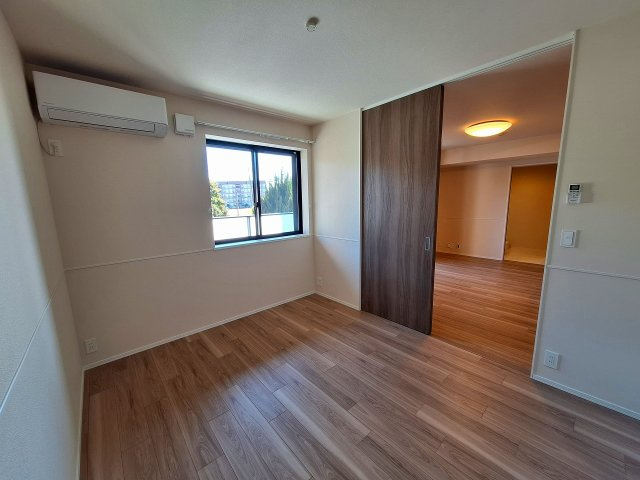 グリーンリーブズ稲荷山の寝室