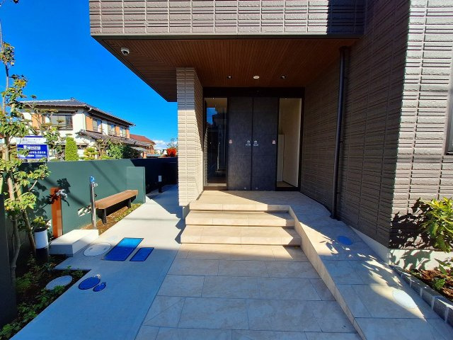 グリーンリーブズ稲荷山のロビー