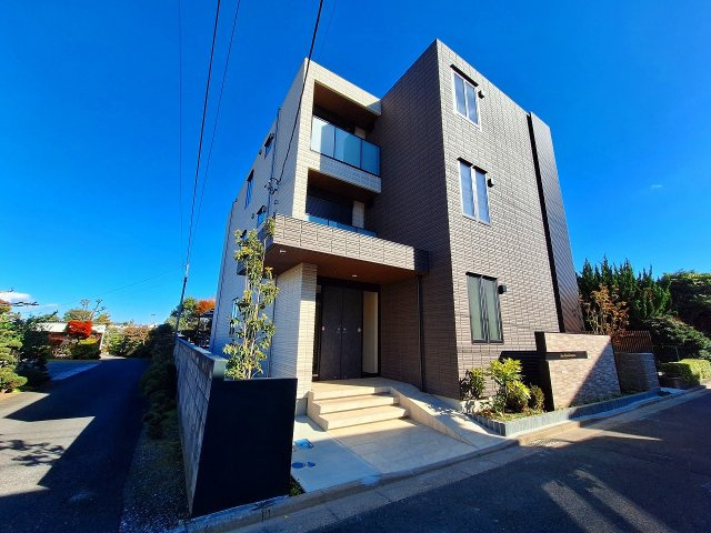 グリーンリーブズ稲荷山の外観