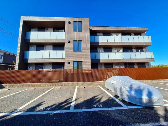 グリーンリーブズ稲荷山の外観