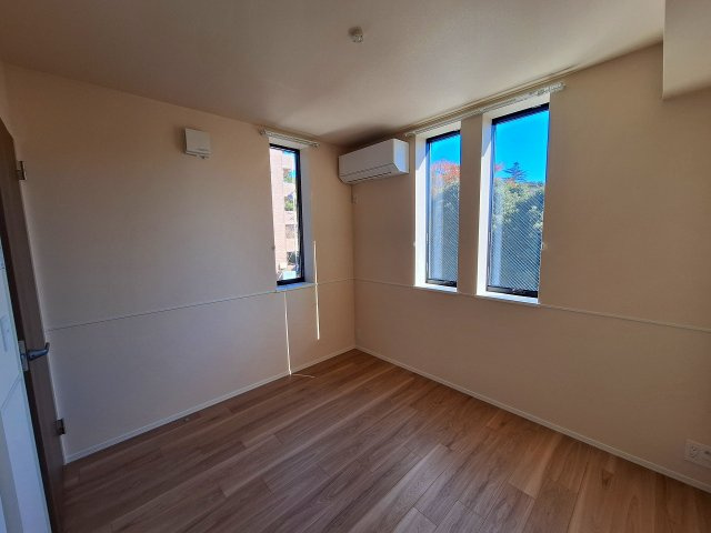 グリーンリーブズ稲荷山の寝室