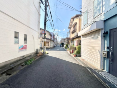 【前面道路含む現地写真】 | 宇治市小倉町南堀池　中古戸建　倉庫付き | 《ローンの事やお家探しのご相談は（株）ゆいホームにお任せ下さい。ちょっとした疑問にも解りやすくお応えします。》お気軽にどうぞ(^^)/