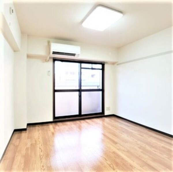 ポーロニア柳原の居間・リビング