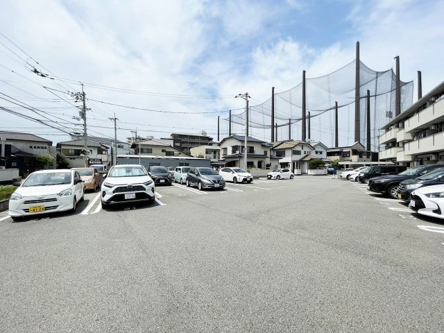 リーリエ中吉野の駐車場