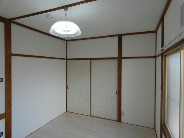 しんたにハイツの洋室