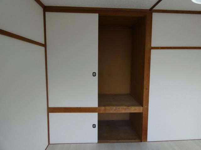 しんたにハイツの収納