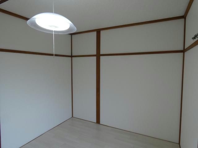 しんたにハイツの洋室