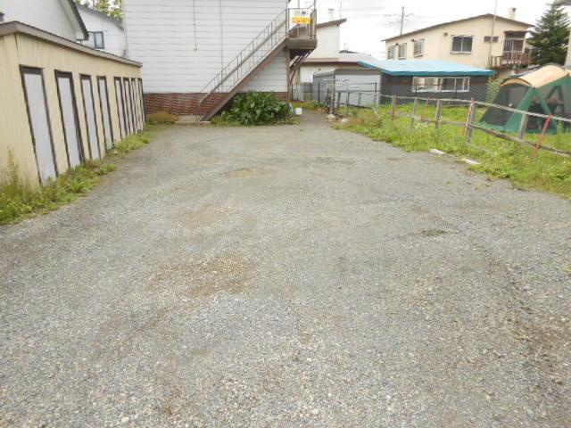 しんたにハイツの駐車場