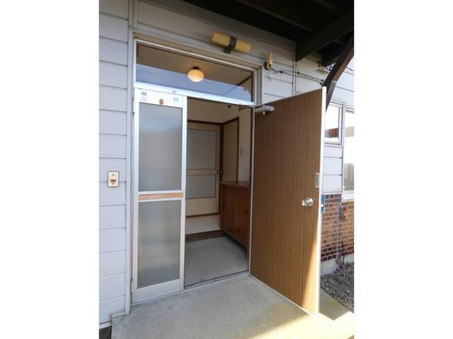 しんたにハイツの玄関
