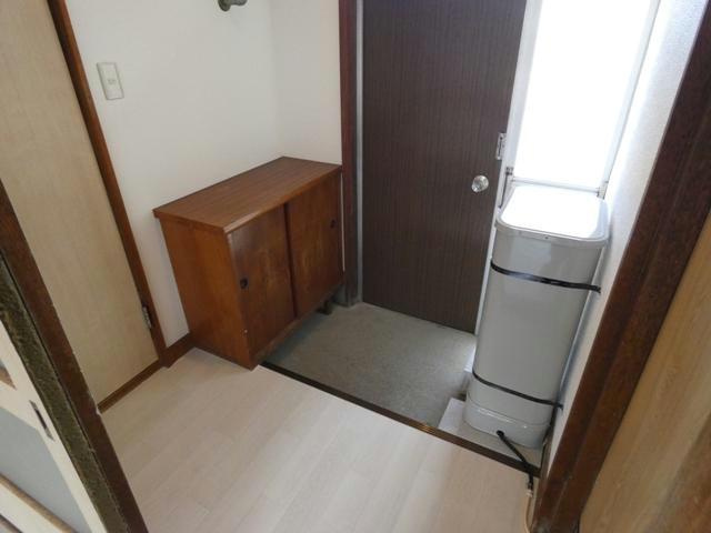 しんたにハイツの玄関