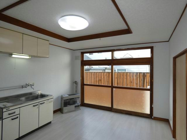 しんたにハイツの居間・リビング