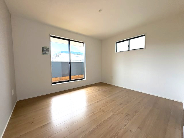 【寝室】 | 福岡市東区舞松原5丁目4期　2号棟（全1棟）【仲介手数料無料・0円】 | 施工例。施工例は完成時と異なる場合があります。