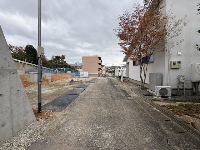 【その他】 | 福岡市東区舞松原5丁目4期　2号棟（全1棟）【仲介手数料無料・0円】 | 現地写真。前面道路です。