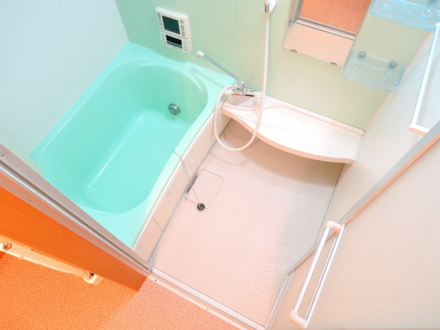 レクエルド藤の浴室