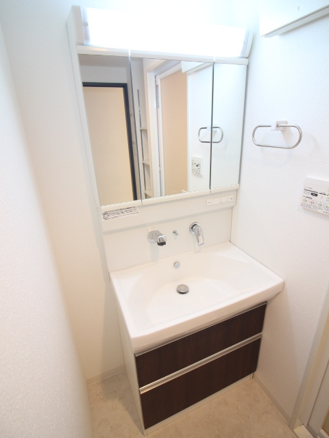 京都六三館の独立洗面台