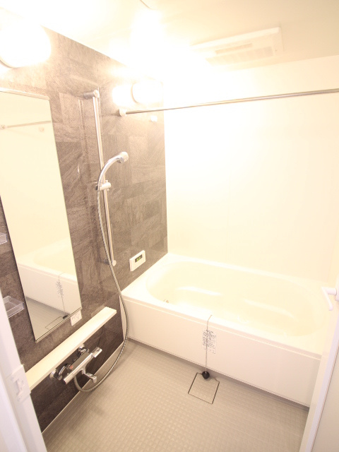 京都六三館の浴室