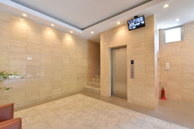 京都六三館のロビー