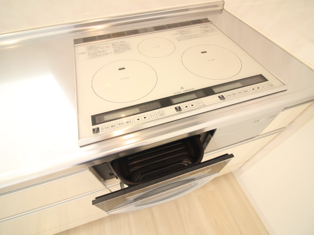 京都六三館の設備|IH3口コンロ　グリル付き