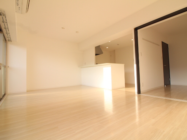 京都六三館の居間・リビング