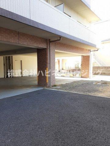 ベルフィオーレ千代田の駐車場