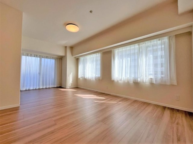 磯子プリンスハイツの居間・リビング