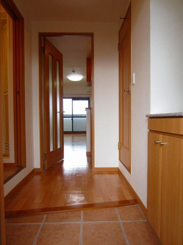 グランヒルズの玄関