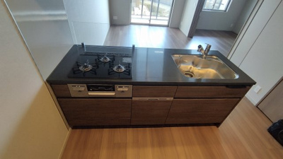 【キッチン】 | アトラス熊本呉服町 | コンパクトなキッチンで掃除もラクラク