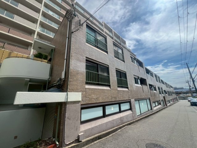 メゾンド上高丸の外観