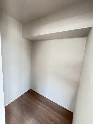 【収納】 | 福岡市東区八田3丁目11期　2号棟（全2棟）【仲介手数料無料・0円】 | 現地写真。ウォークインクローゼットです。