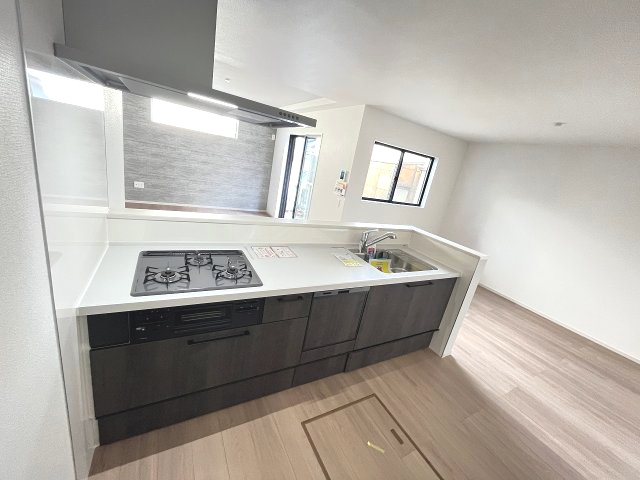 【キッチン】 | 福岡市東区八田3丁目11期　2号棟（全2棟）【仲介手数料無料・0円】 | 現地写真。