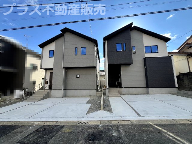 【外観】 | 福岡市東区八田3丁目11期　2号棟（全2棟）【仲介手数料無料・0円】 | 現地写真。プラス不動産販売なら、現場の全ての棟をまとめてご見学頂けます。