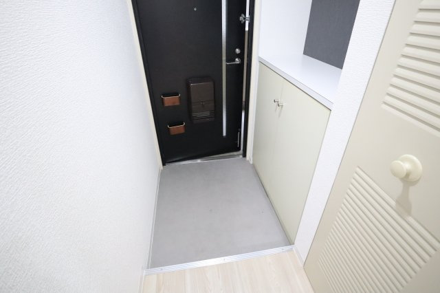 コスモ橿原神宮前の玄関