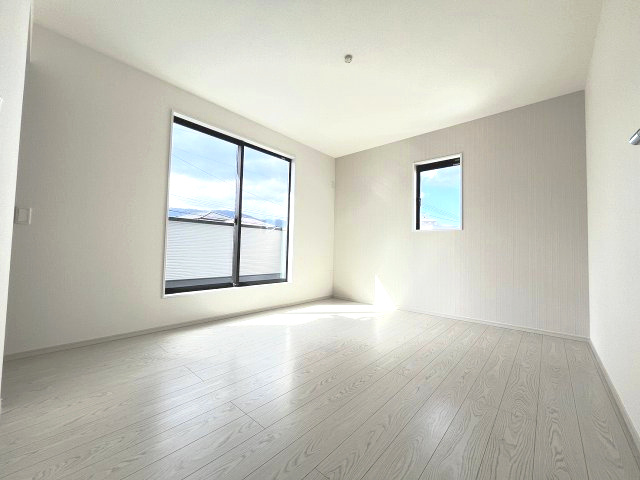 【寝室】 | 福岡市東区千早2丁目5期　2号棟（全2棟）【仲介手数料無料・0円】 | 施工例。施工例は完成時と異なる場合があります。