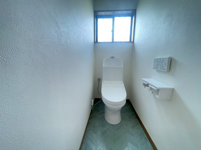 八街中古戸建のトイレ