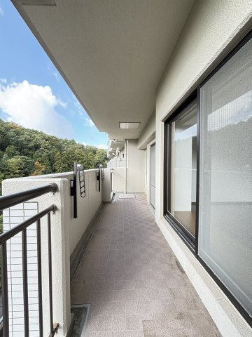 ルネ神戸北町ⅡサウスコートⅡ番館のバルコニー