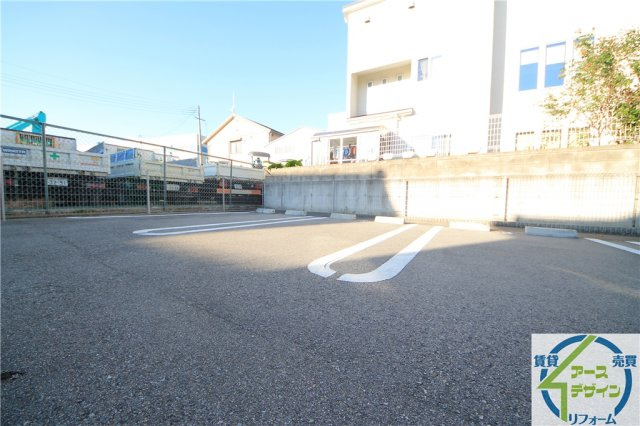 さくら弐番館の駐車場