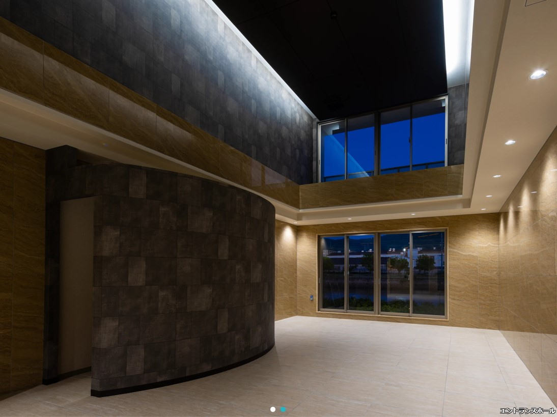 リブレスト三条リバーコートのエントランス