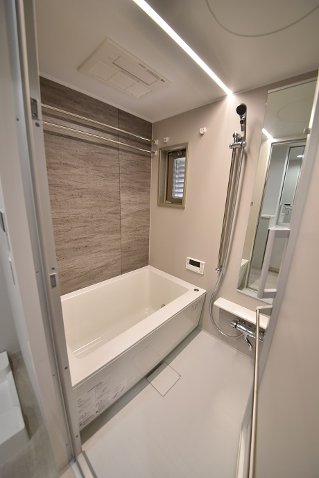 リブレスト三条リバーコートの浴室