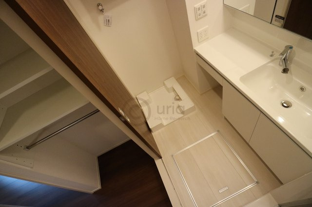 ブルーノ篠原中の洗面所