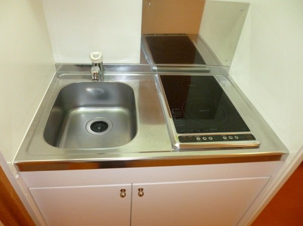 レオパレスアザレアのキッチン