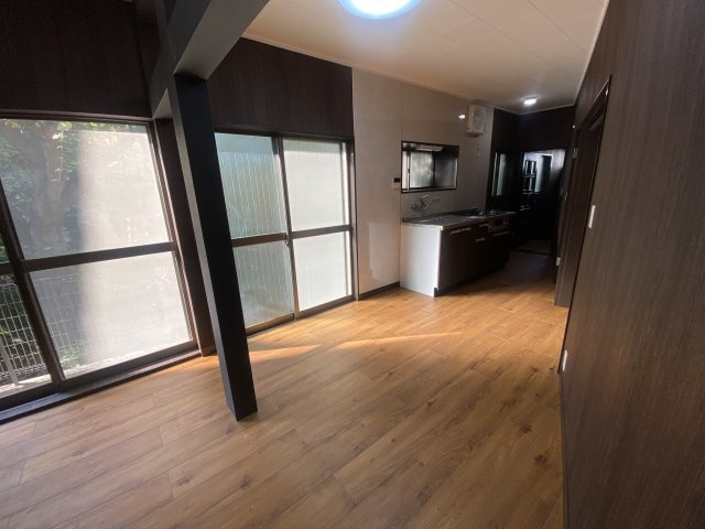 【 売主 】横浜市南区堀ノ内町2丁目　戸建の居間・リビング