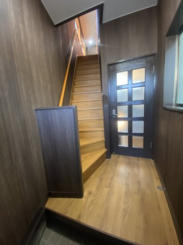 【 売主 】横浜市南区堀ノ内町2丁目　戸建の玄関