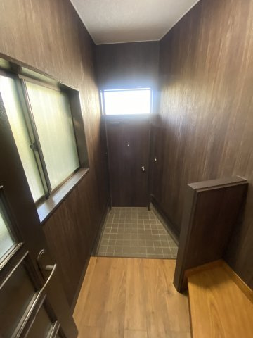 【 売主 】横浜市南区堀ノ内町2丁目　戸建の玄関