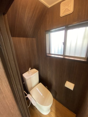 【 売主 】横浜市南区堀ノ内町2丁目　戸建のトイレ