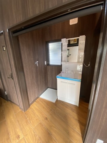 【 売主 】横浜市南区堀ノ内町2丁目　戸建の独立洗面台