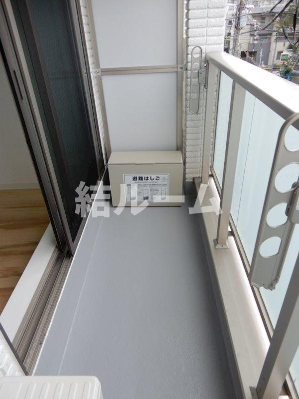 板橋区上板橋２丁目のアパートのバルコニー