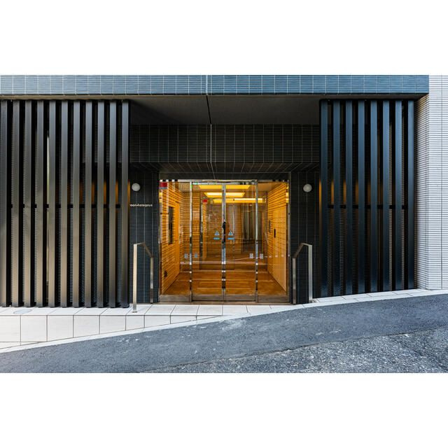 コンフォリア幡ヶ谷のエントランス