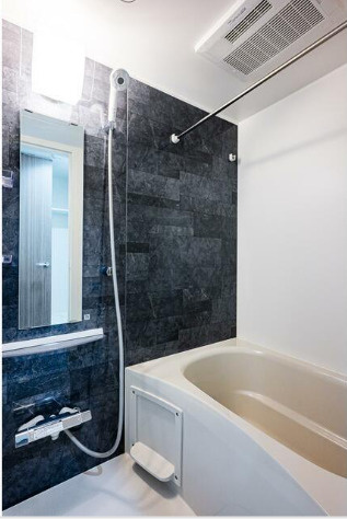 コンフォリア幡ヶ谷の浴室