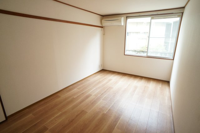 クレール神宮前の居間・リビング